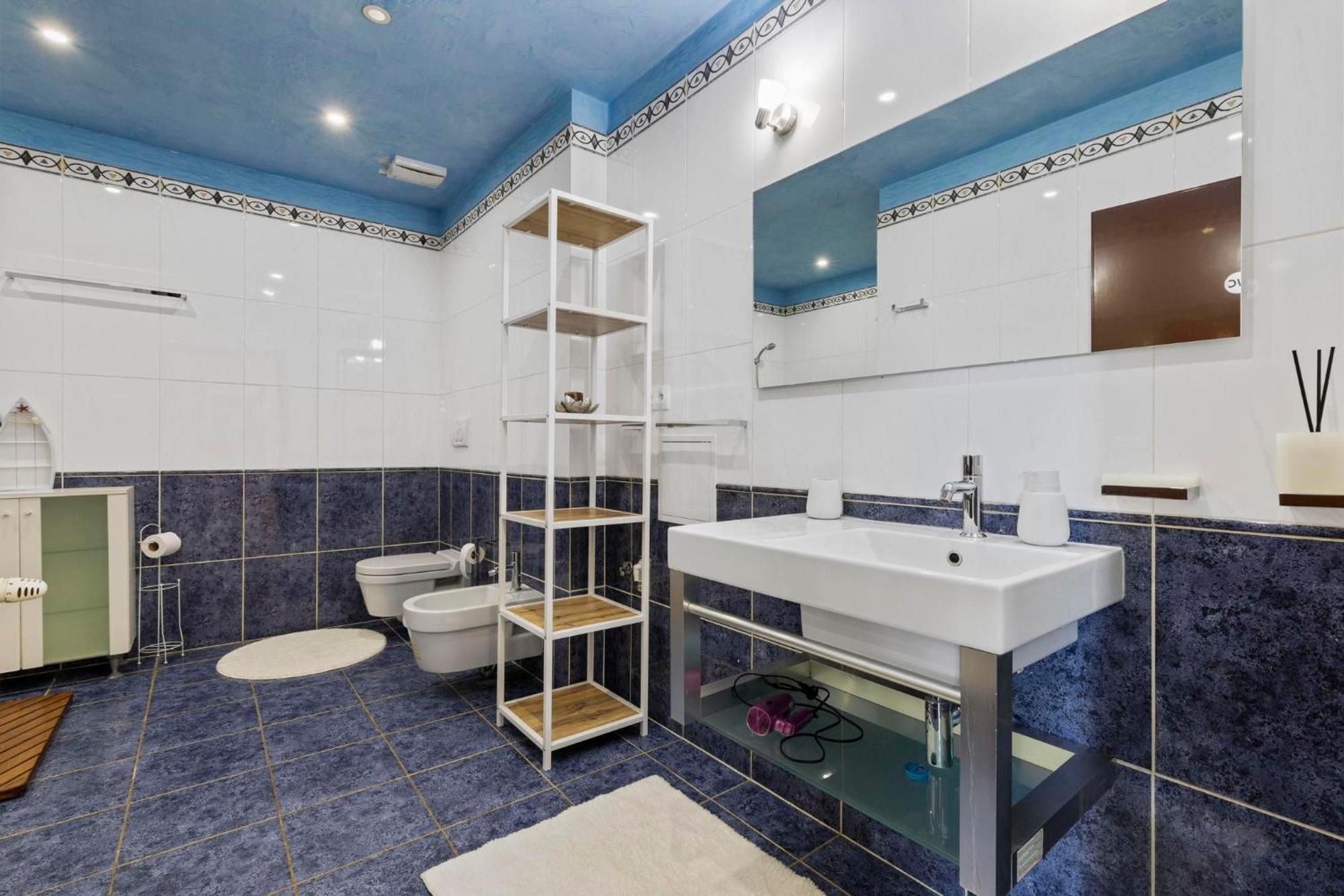 Family Hub In Centre Apartment Bratislava Exterior photo