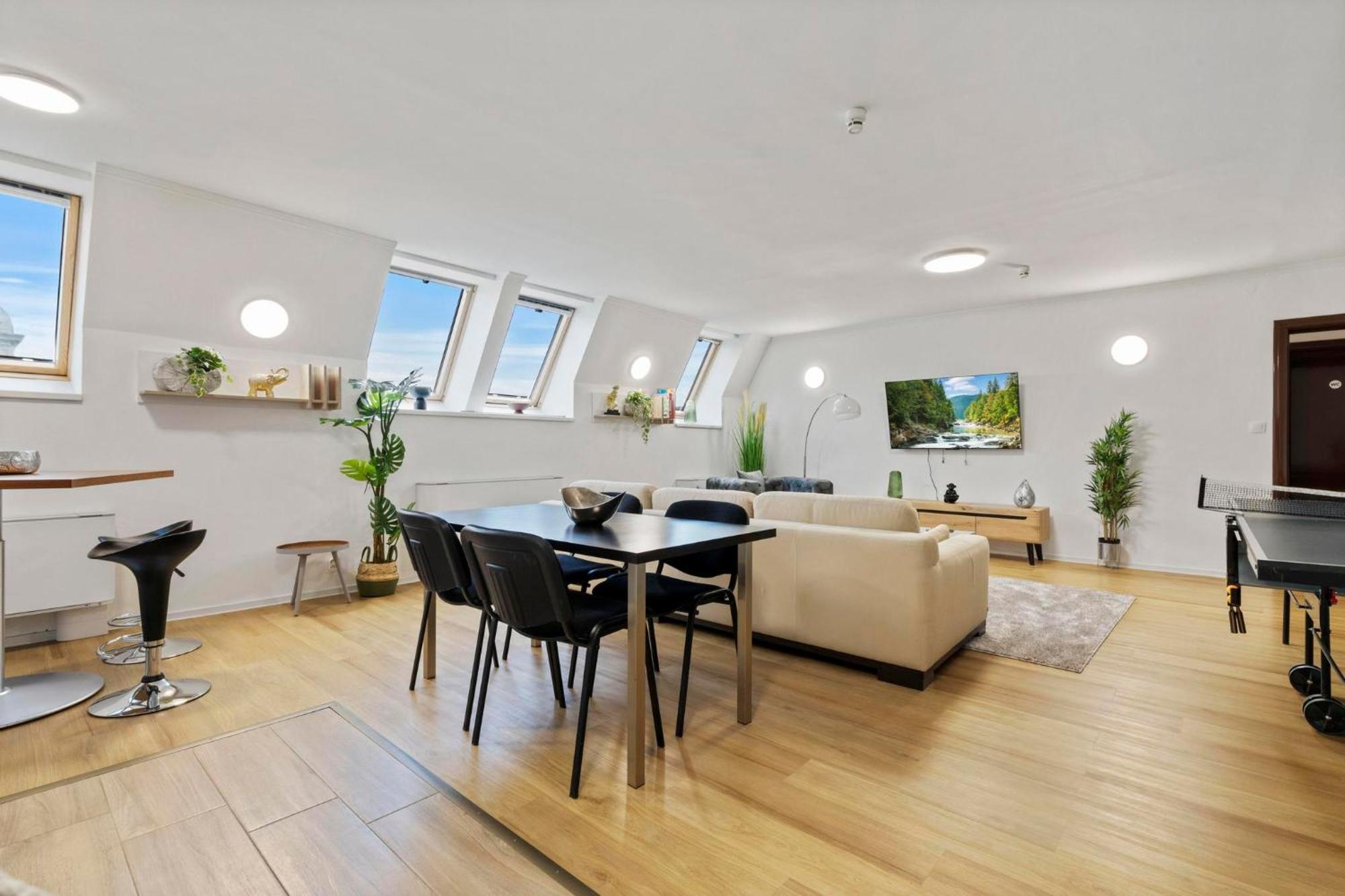 Family Hub In Centre Apartment Bratislava Exterior photo