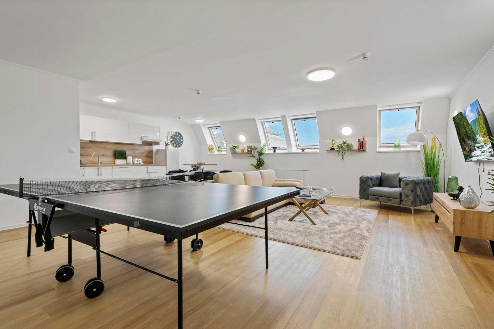 Family Hub In Centre Apartment Bratislava Exterior photo